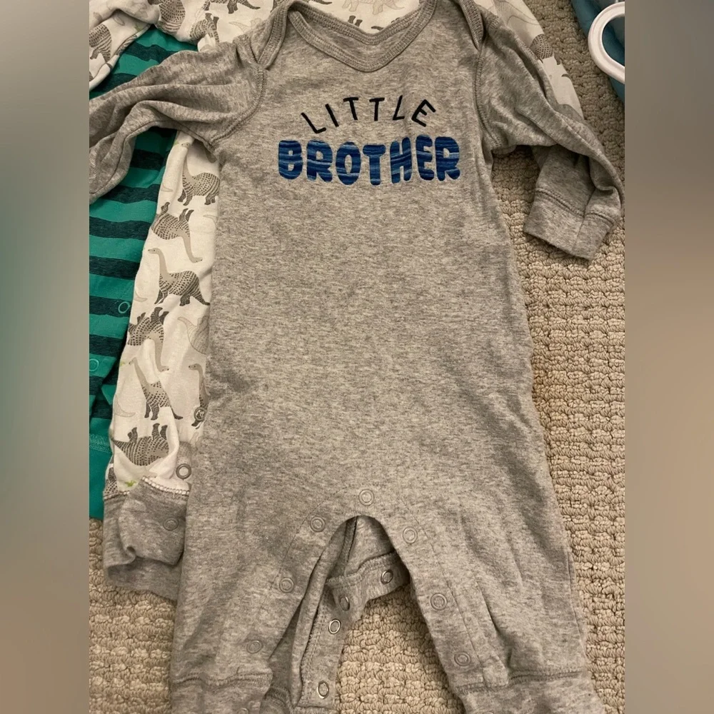 Simplejoy by Carter’s 3-6M 3 Long Sleeve Onesie - Picture 2 of 7